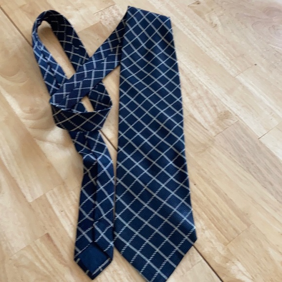 Giorgio Armani Tie - Picture 3 of 4